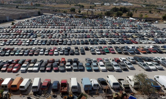 Αυτοκίνητα και δίκυκλα από 100 ευρώ: Δείτε τη λίστα με τα 84 οχήματα και κάντε την επιλογή σας