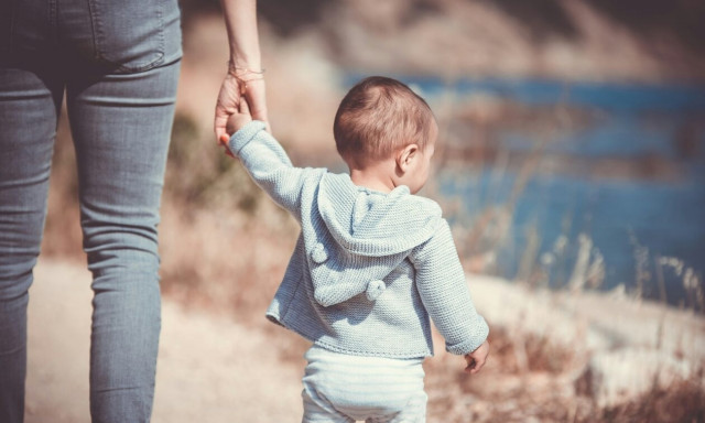 Επίδομα παιδιού: Πότε πληρώνονται οι δικαιούχοι από τον ΟΠΕΚΑ