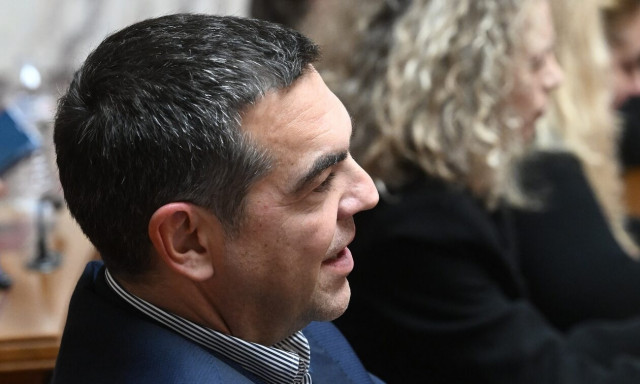 Τι θα κάνει ο Αλέξης Τσίπρας – Θα παρέμβει ή θα ακολουθήσει τη «σχολή Καραμανλή»;