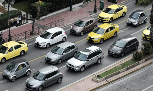 Τέλη κυκλοφορίας 2024: Πλησιάζει η λήξη της προθεσμίας - Πώς θα τα πληρώσετε