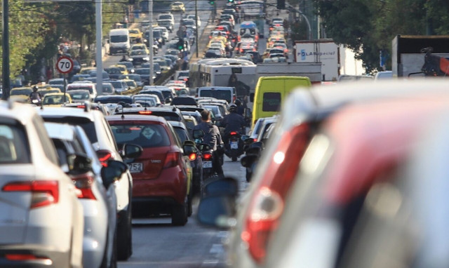 Κίνηση στους δρόμους: Μποτιλιάρισμα σε Κηφισό και Αττική Οδό