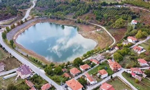 Παναγίτσα: Το χωριό με τις λίμνες και τον «κρυφό» καταρράκτη