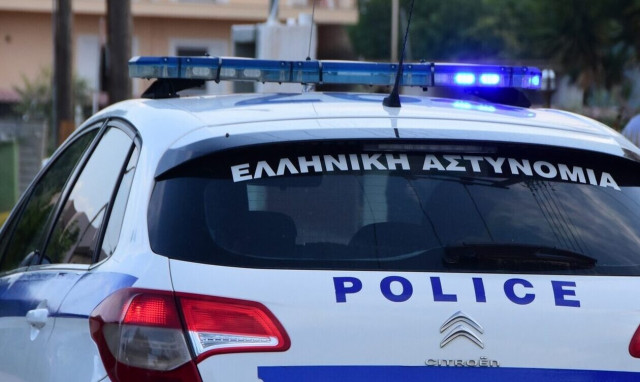 Θρίλερ στα Εξάρχεια: Ζευγάρι έκοψε τις φλέβες του - Νεκρή η γυναίκα