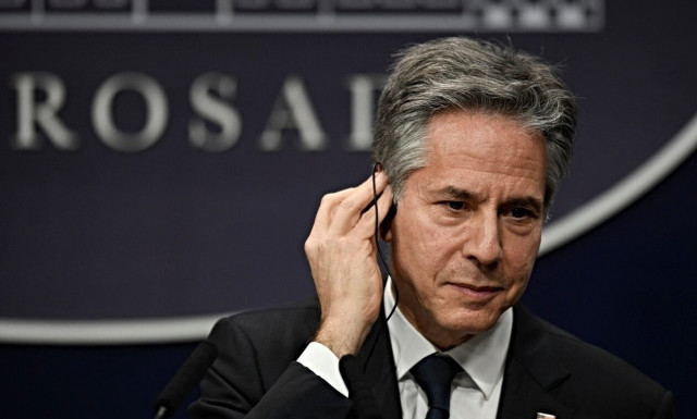 Σάλος με την εγκύκλιο Μπλίνκεν: Τέλος στους όρους «πατέρας και μητέρα» και «κυρίες και κύριοι»