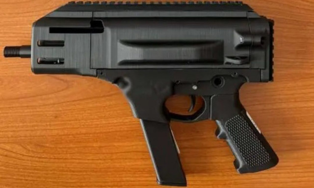 Σάλος με τα «τυπωμένα όπλα» μέσω 3D εκτυπωτή: «Μπορούν να βρεθούν και στο πεδίο της μάχης»