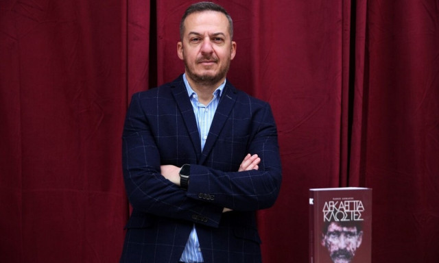 Ο Πάνος Δημάκης των «17 Κλωστών» στο Newsbomb.gr: «Είμαι συγγραφέας με χρονοκαθυστέρηση»