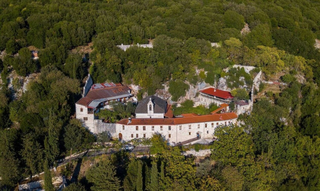 Ντουραχάνι Ιωαννίνων: Η Ιερά Μονή που έζησε ο «Άγιος των Φτωχών»