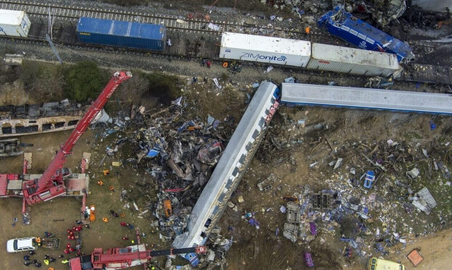 Yπερμαραθωνοδρόμος θα διανύσει 400 χλμ. μέχρι τα Τέμπη: «Θα τρέξω μαζί με 57 ψυχές»