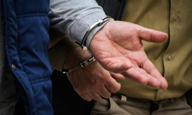 Γλυφάδα: Ποιοι είναι οι πασίγνωστοι επιχειρηματίες που συνελήφθησαν - Είχαν 21 καταδικαστικές!