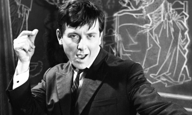 Κώστας Βουτσάς: Οι γάτες που τον έσωσαν από το κρύο και η μαύρη πέτρα που έριξε πίσω του