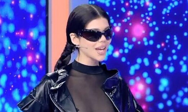 My Style Rocks: Η αποκαλυπτική εμφάνιση παίκτριας - Κάλυψε το στήθος της με μαύρη ταινία