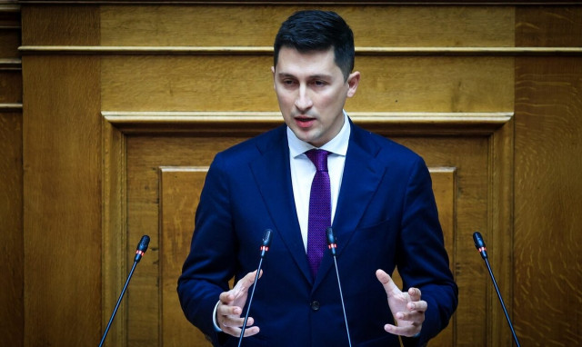 Ομόφυλα ζευγάρια: Η ώρα της κρίσης - Αρχιμανδρίτης έδιωξε τον βουλευτή του ΠΑΣΟΚ, Παύλο Χρηστίδη