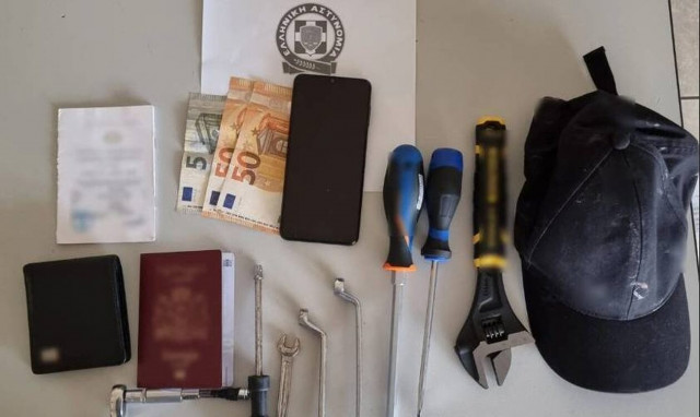 Άλιμος: Συνελήφθη επ' αυτοφώρω 32χρονος μετά από διάρρηξη σπιτιού