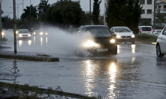 Έκτακτο Δελτίο ΕΜΥ: Κακοκαιρία σαρώνει τη χώρα – Πού θα είναι έντονα τα φαινόμενα τις επόμενες ώρες
