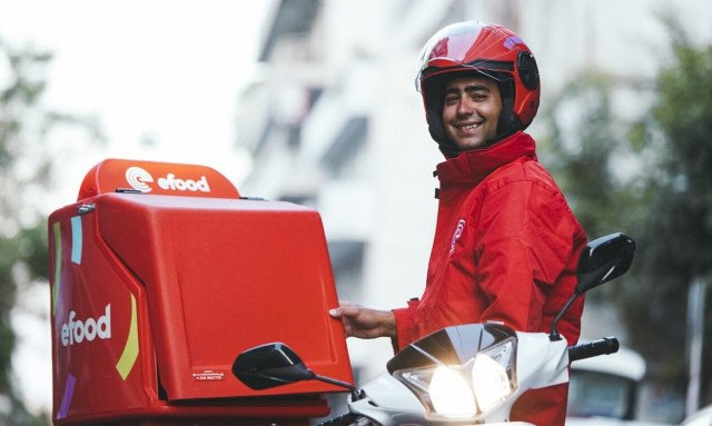 Delivered by efood: Η υπηρεσία διανομής γίνεται 24ωρη στη Λάρισα και το Ηράκλειο Κρήτης