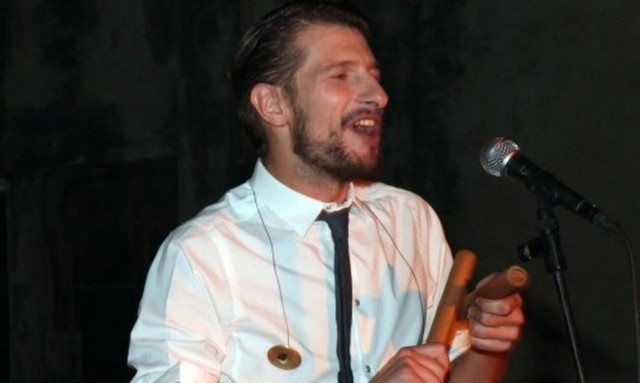 Πέθανε ο Γιάννης Ράμος, η φωνή του Big Brother - Ξάδελφος της Έλενας Παπαρίζου