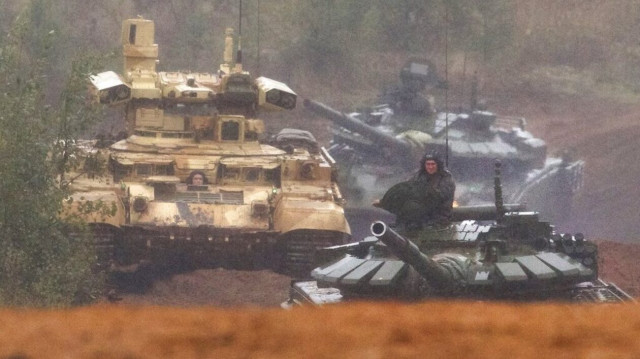 Νότια Κορέα: Εκατομμύρια βλήματα πυροβολικού έστειλε ο Κιμ στη Ρωσία