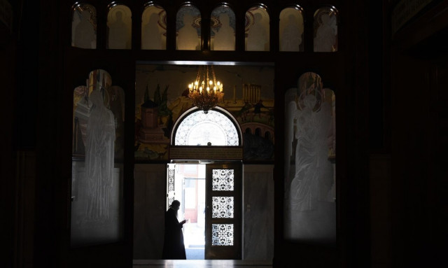 Εκκλησιαστικές ανακρίσεις με εντολή Ιερώνυμου για τον Αρχιμανδρίτη στην Ηλιούπολη