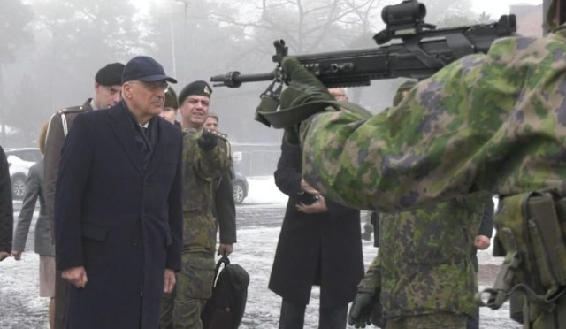 Ο Νίκος Δένδιας παρακολούθησε άσκηση εφέδρων στη Φινλανδία - Αυτό το μοντέλο θέλει να φέρει