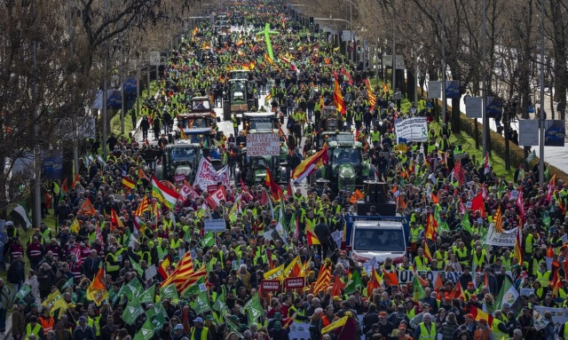 ΕΕ: Γιατί διαμαρτύρονται οι αγρότες στην Ευρώπη - Tι ζητάνε και τι «δίνουν» οι Βρυξέλλες