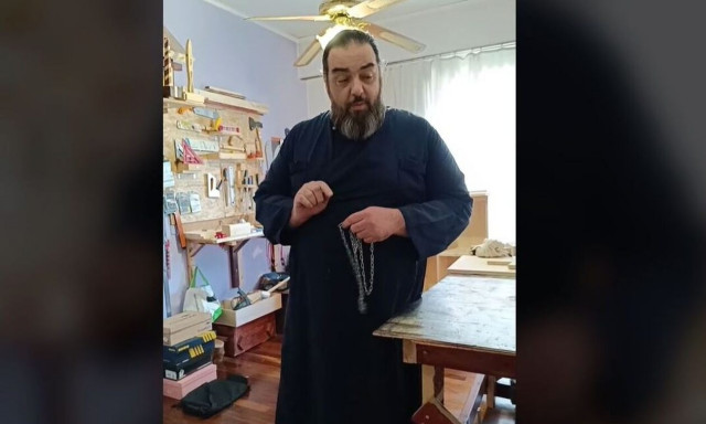 O viral παππάς του Tik Tok απαντά γιατί τραγουδάει και χορεύει...Αλίκη Βουγιουκλάκη