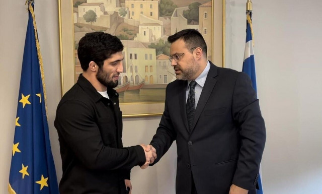 Πάλη: Ορκίστηκε Έλληνας ο Νταουρέν Κουρουγκλίεβ