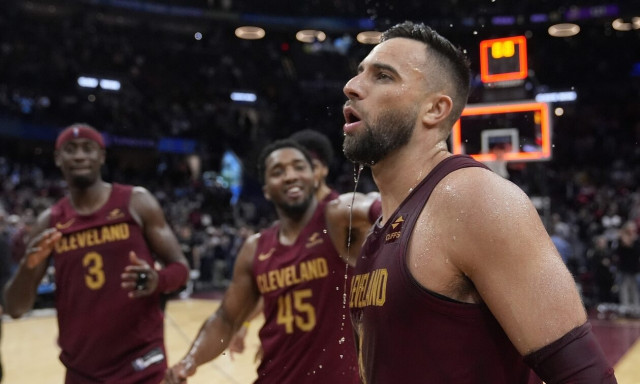 NBA: Με μυθικό buzzer beater πίσω από το κέντρο οι Καβαλίερς λύγισαν τους Μάβερικς - Τα αποτελέσματα