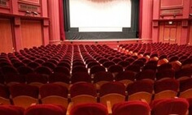 Πέθανε ο σκηνοθέτης Ντίνος Μαυροειδής