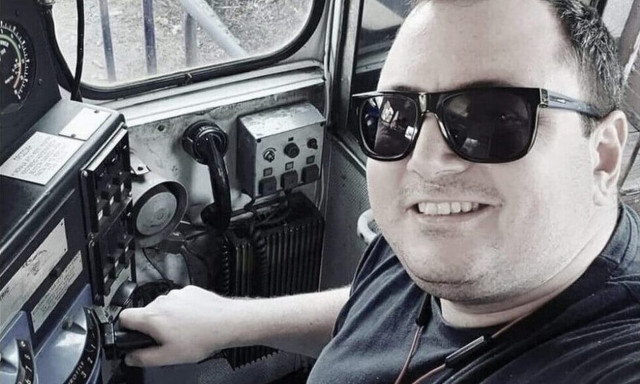 Τέμπη: «Νιώθω ενοχές» - Ραγίζει καρδιές η μητέρα του μηχανοδηγού