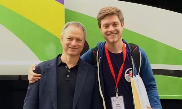 O Γκάρι Σινίζ με τον γιο του