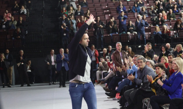 Δημοσκόπηση MRB: Αποδυναμωμένο μετά το συνέδριο βλέπουν τον ΣΥΡΙΖΑ