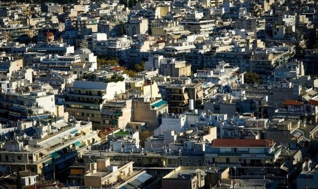 ΑΑΔΕ: Στο στόχαστρο 2.500 υποθέσεις τριγωνικών συναλλαγών που δεν φορολογήθηκαν