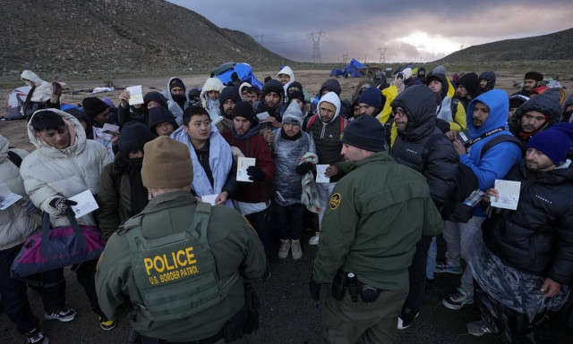 ΗΠΑ: Μπάιντεν και Τραμπ στα σύνορα με το Μεξικό -Το μεταναστευτικό θα μπορούσε να κρίνει τις εκλογές