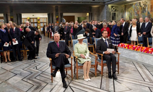 Μαλαισία: Στο νοσοκομείο ο γηραιότερος βασιλιάς της Ευρώπης - Με μόλυνση ο Χάραλντ της Νορβηγίας