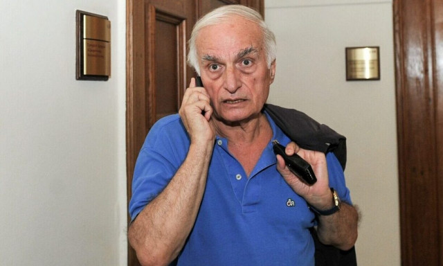 Μανώλης Μαυρομμάτης: Έκαναν τραχειοστομία στον δημοσιογράφο και τη σύζυγό του