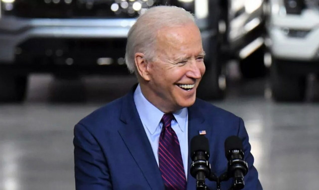 Joe Biden: Τα κινεζικά αυτοκίνητα μας κατασκοπεύουν!