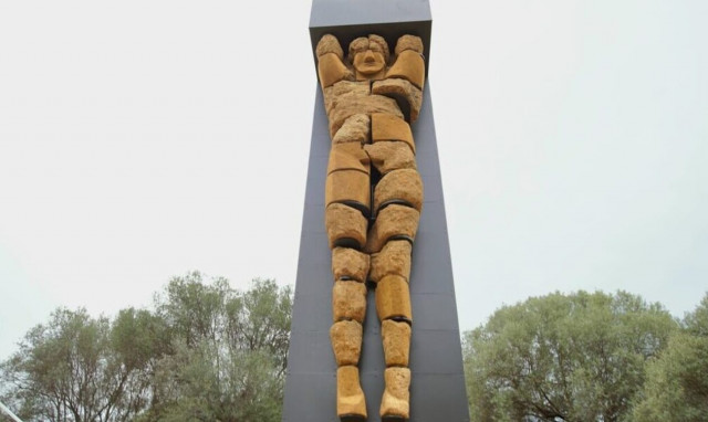 Μεγάλη Ελλάδα: Το άγαλμα του Τελαμώνα επέστρεψε στον Ναό του Δία του Ακράγαντα