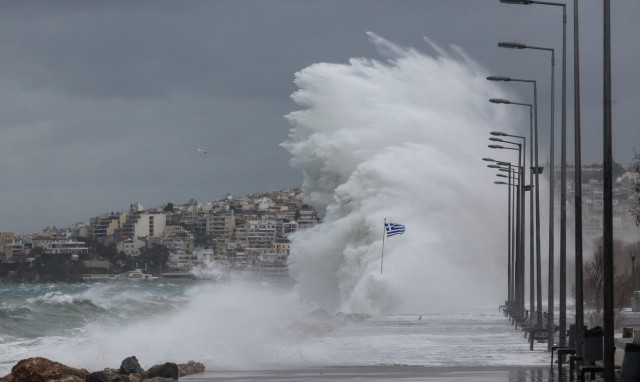 Κακοκαιρία Emil - Μαρουσάκης: Γραμμή λαίλαπας με ισχυρές βροχές και καταιγίδες σαρώνει τη χώρα