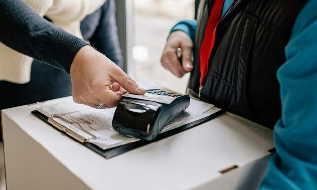 Τελευταία προθεσμία για τη σύνδεση POS - ταμειακών μηχανών