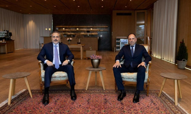 Ελληνοτουρκικά: Συνθηκολόγηση, οπισθοδρόμηση ή σύνθεση;  Το 24ωρο των πολλαπλών μηνυμάτων