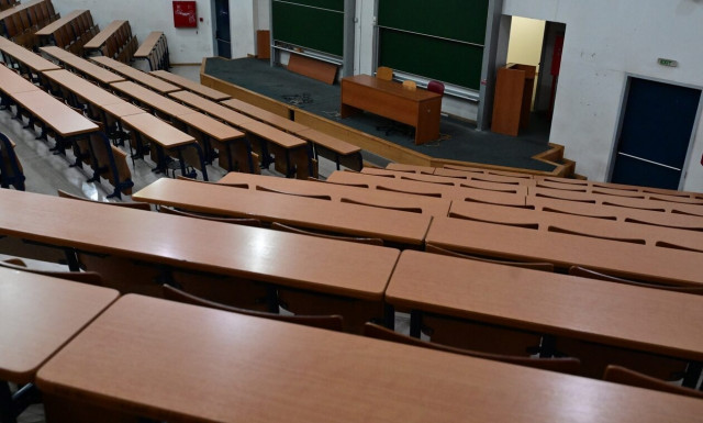 Μη κρατικά ΑΕΙ: «Ταραχή» στο ΠΑΣΟΚ από την ανταρσία δύο βουλευτών που τάσσονται υπέρ του νομοσχεδίου