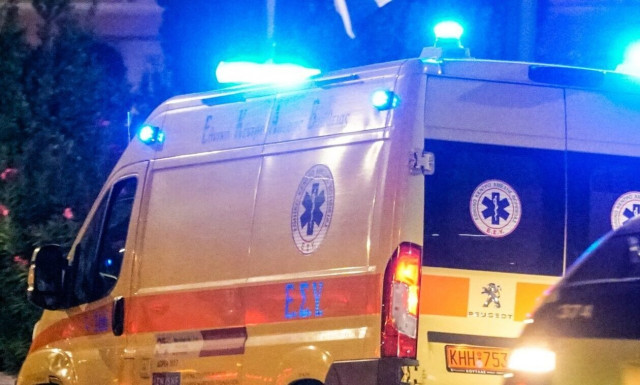 Ιωάννινα: Πατέρας καταγγέλει ότι το ΕΚΑΒ αρνήθηκε να μεταφέρει το παιδί του στο νοσοκομείο