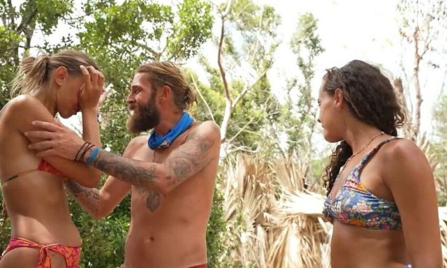 Survivor: «Πυρά» κατά του Γιάννη από τους Μπλε - «Δεν έχει τρόπους, δεν ξέρει να μιλάει»