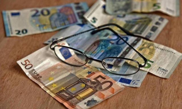 Έκτακτο επίδομα Χριστουγέννων: Ποιοι συνταξιούχοι θα λάβουν από 100 έως 200 ευρώ