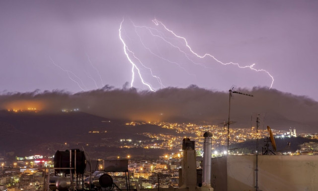 Καιρός: Βροχές, καταιγίδες και χαλαζόπτωση θα «χτυπήσουν» τη χώρα - Πού θα είναι έντονα τα φαινόμενα