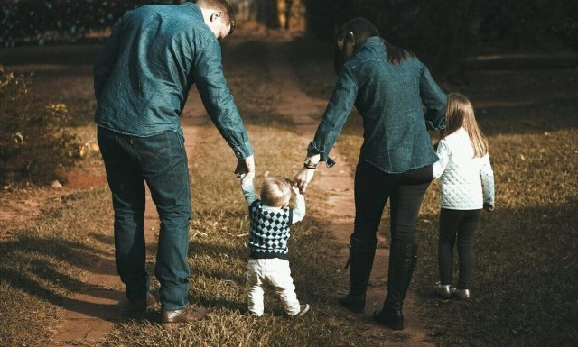 Παρουσιάστηκε το Εθνικό Σχέδιο Δράσης για το Δημογραφικό - Οι βασικοί άξονες