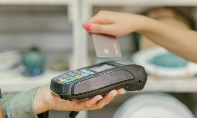 Ληξιπρόθεσμες οφειλές για μία στις τέσσερις επιχειρήσεις - 700.000 άτομα εγκλωβισμένα