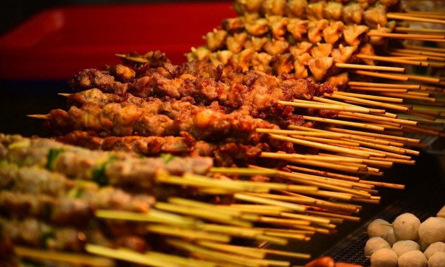 Λαμία: Απατεώνας έκανε μεγάλες παραγγελίες σε σουβλάκια προσποιούμενος τον Δήμαρχο