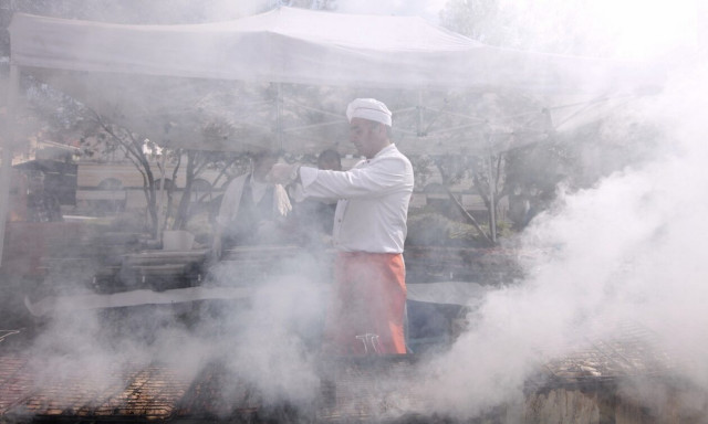 Αργίες 2024: Εβδομάδα... Τσικνοπέμπτης - Πότε πέφτει η Καθαρά Δευτέρα - Όλες οι ημερομηνίες