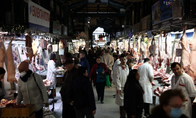 Τσικνοπέμπτη: Στο «κυνήγι» για φτηνό κρέας οι καταναλωτές - Απλησίαστες οι τιμές